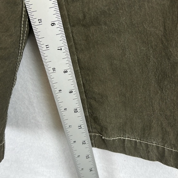 Kuhl Men’s Size 40 Ambush Cargo Shorts Patina Dye Army Green Outdoor Hiking Rock - Picture 5 of 15